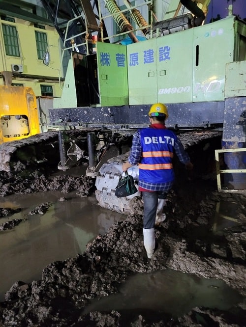 Atlasbattery Thay ắc quy cho máy công trình đào móng tận nơi cho khách hàng