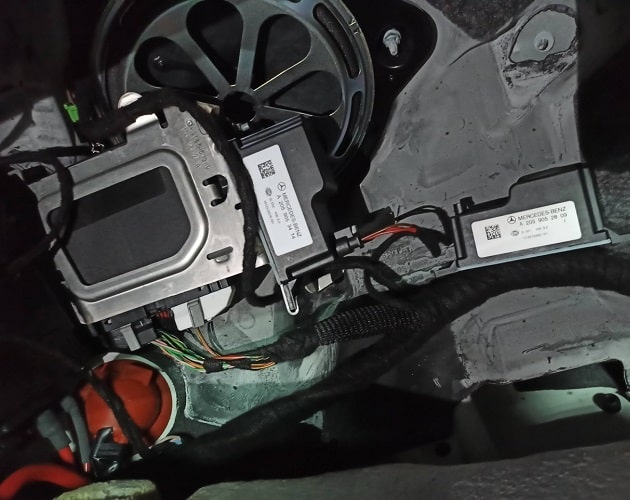 Atlasbattery Vị trí tụ điện trên xe Mercedes Benz