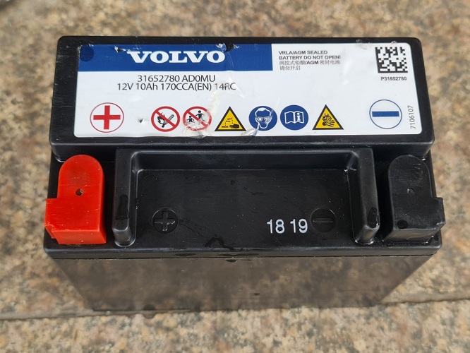 Bình ắc quy phụ theo xe Volvo