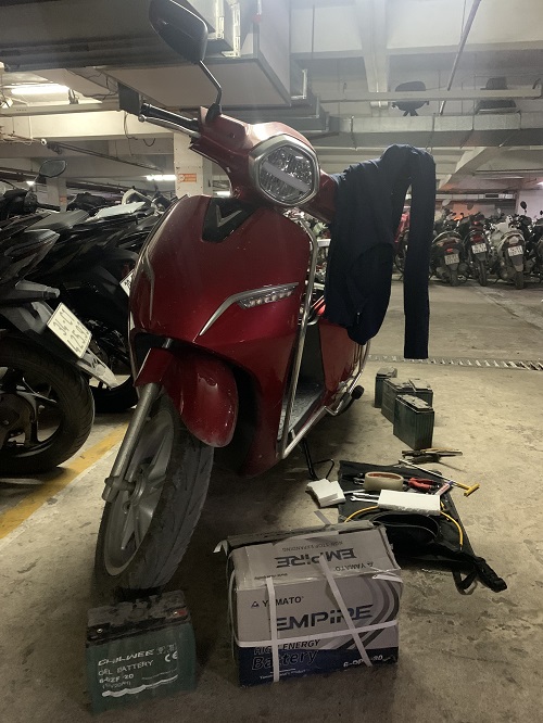 Thay ắc quy xe máy điện Klara miễn phí tận nơi tại Bắc Giang bình yamato 6-dpb-30 (12V-30Ah)