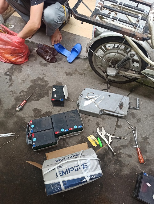 thay ắc quy xe đạp điện miễn phí tại nhà ở hà nội