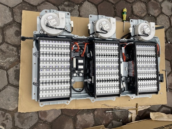Các Modul bên trong Pin Hybrid trên xe Lexus Rx450h